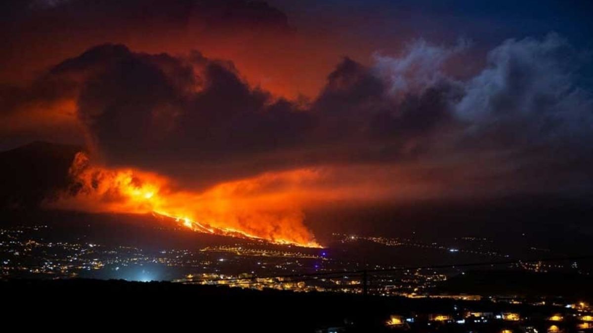 La erupción del Cumbre Vieja lleva destruidas 166 construcciones y la lava cubre 103 hectáreas de La Palma
