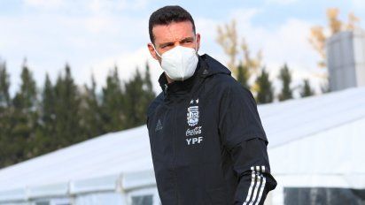 Eliminatorias: Lionel Scaloni ya dio negativo de Covid-19 y dirigirá a la Selección de fútbol de Argentina contra Colombia