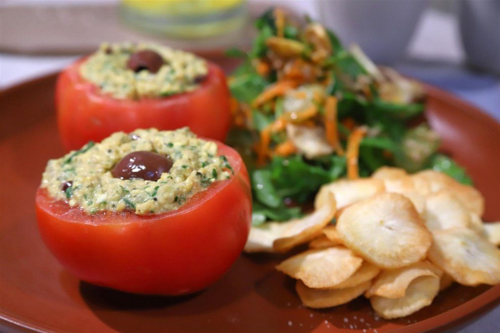 Cómo hacer tomates rellenos.