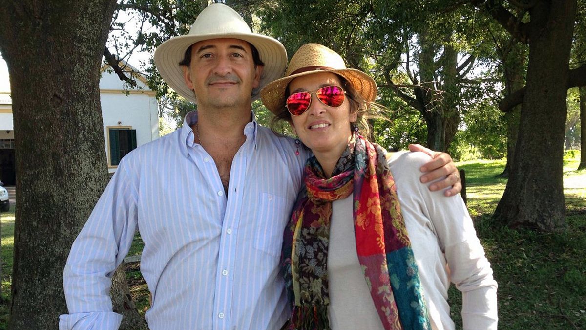 Se trata de la Fundación Camino, cuya titular es Cecilia Rouillón, esposa del legislador Nicolás Mayoraz. Se trata de la Fundación Camino, cuya titular es Cecilia Rouillón, esposa del legislador Nicolás Mayoraz.