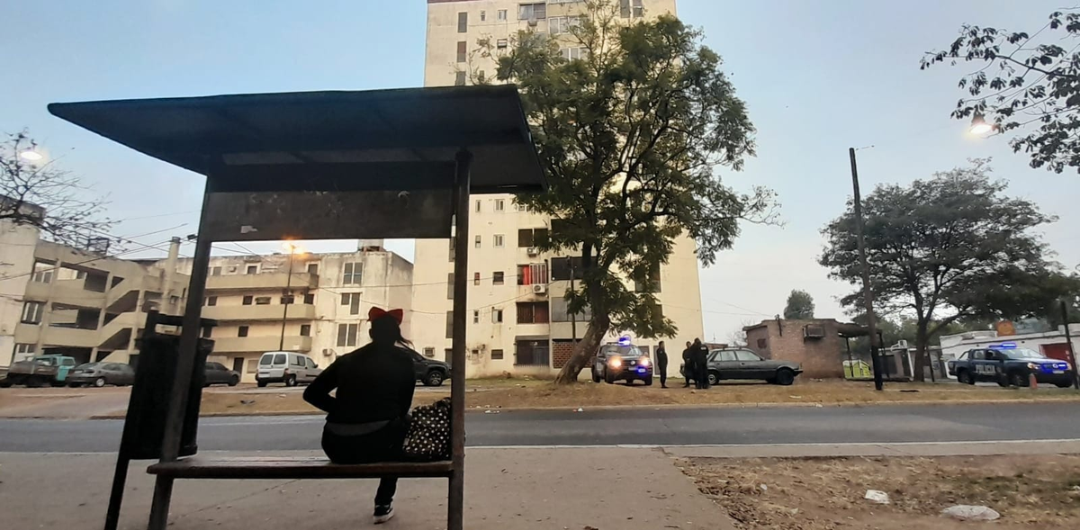 Tras el ataque a las mujeres, en la semana se realizaron múltiples allanamientos en la zona de Isola y Maestros Santafesinos.