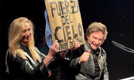 El presidente Javier Milei calificó este lunes como una “operación de inteligencia ilegal” la filtración de supuestos audios que involucrarían a su hermana y secretaria General de la Presidencia, Karina Milei. El presidente Javier Milei calificó este lunes como una “operación de inteligencia ilegal” la filtración de supuestos audios que involucrarían a su hermana y secretaria General de la Presidencia, Karina Milei.