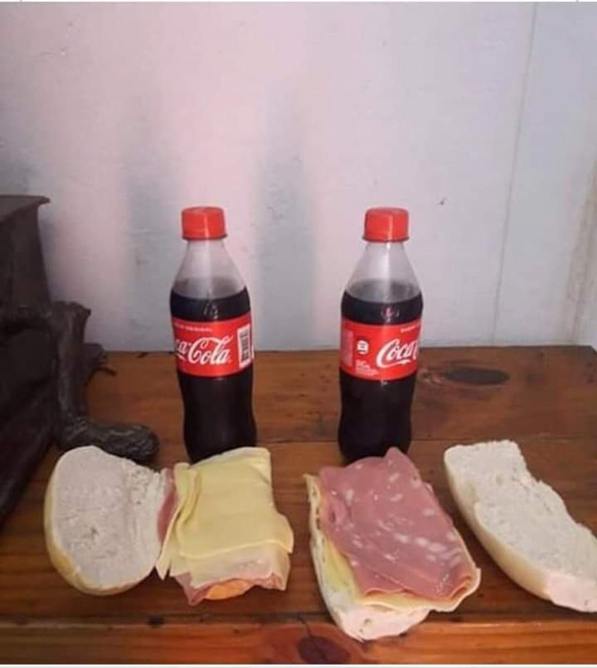 La imagen de la cena que terminó con su relación fue compartida por el joven en las redes.