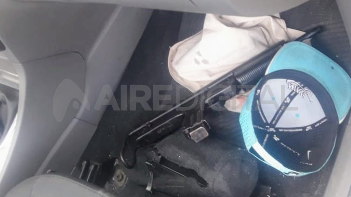 En el operativo secuestraron una ametralladora y un arma de bajo calibre.