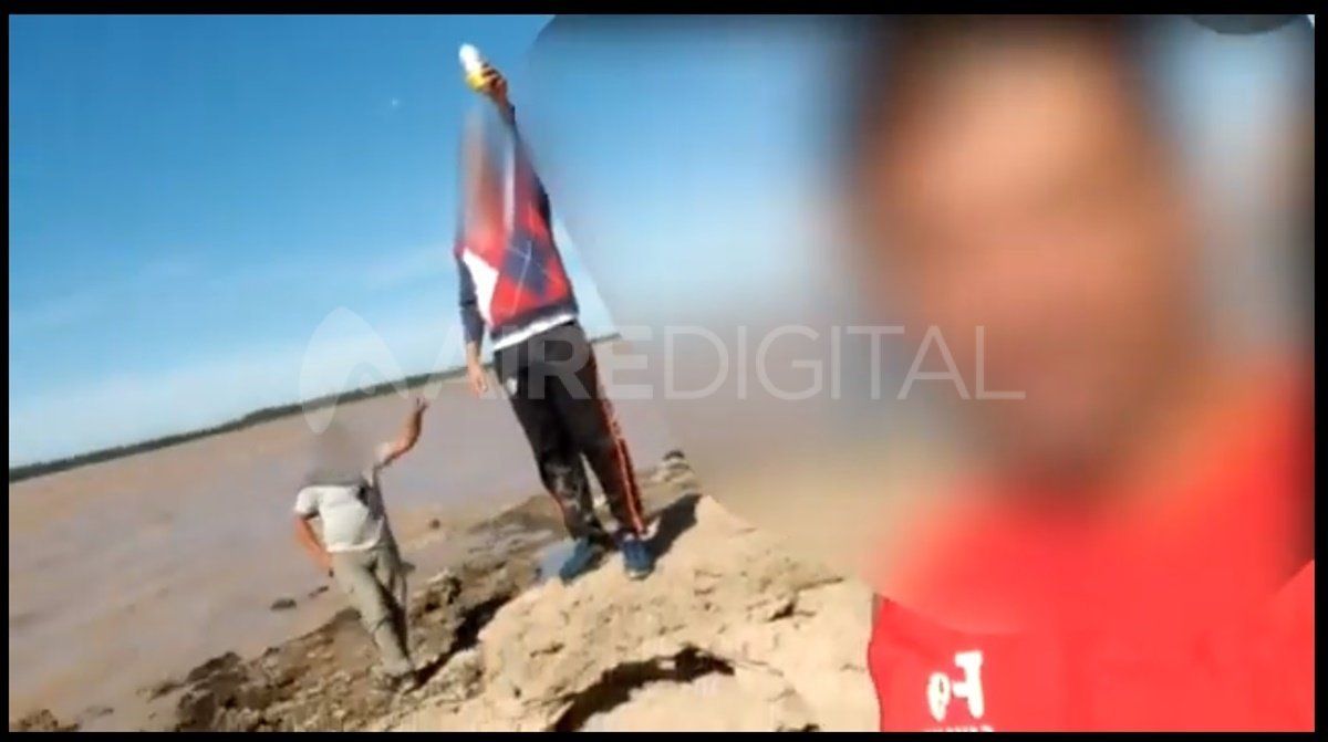El grupo de pescadores grab&oacute; un video y lo subi&oacute; a las redes sociales