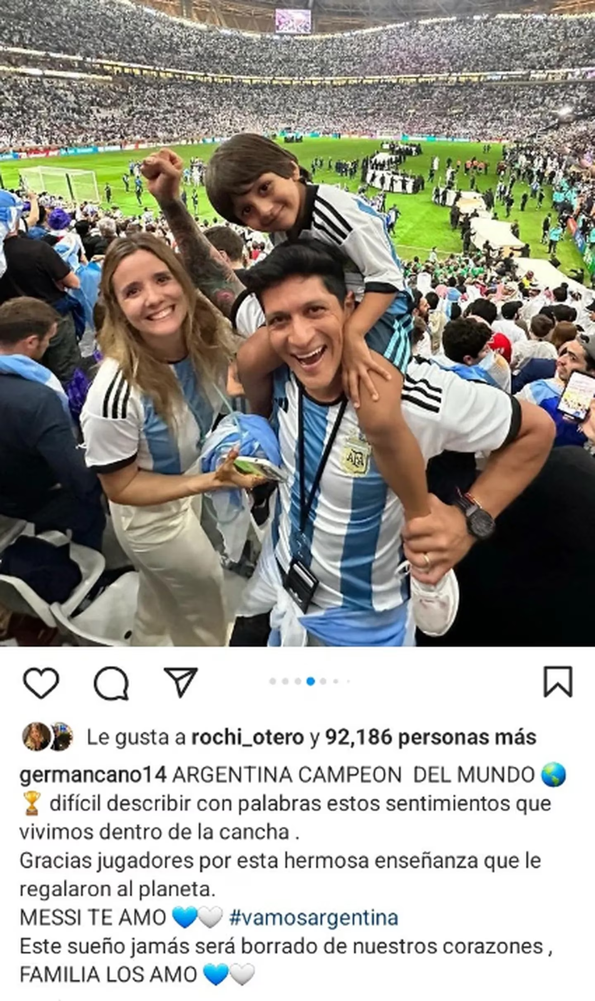 Germán Cano estuvo en el Mundial de Qatar 2022como un hincha más junto a su familia.