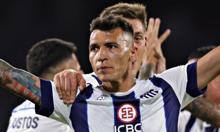 El golazo que clavó Rubén Botta en el clásico Talleres-Instituto. El golazo que clavó Rubén Botta en el clásico Talleres-Instituto.