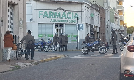 Accidente en la ciudad de Santa Fe: chocaron una camioneta y una moto Accidente en la ciudad de Santa Fe: chocaron una camioneta y una moto