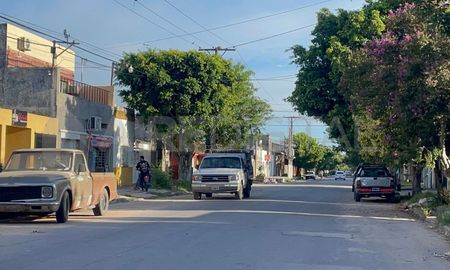 Barrio Los Hornos: abandonaron una camioneta robada Barrio Los Hornos: abandonaron una camioneta robada