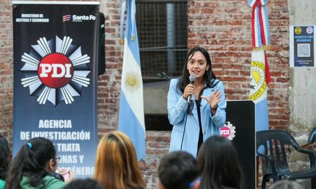 La jornada “Conectá con Seguridad” reunió a estudiantes y familias para prevenir el grooming en Santa Fe.