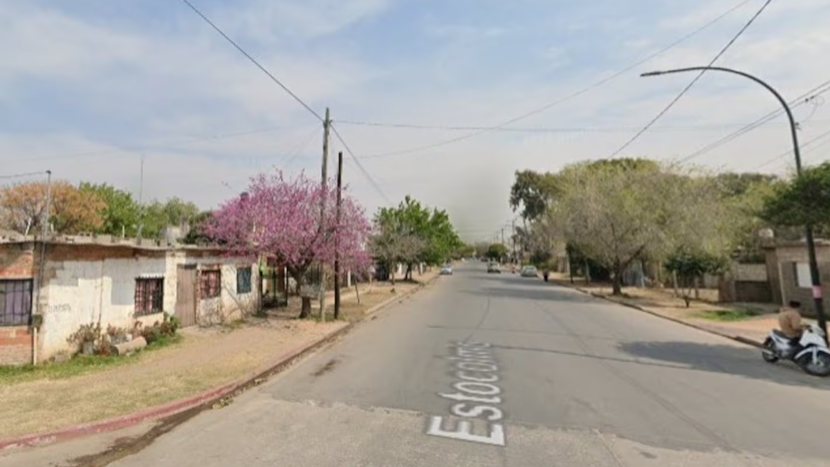 Investigan la muerte de una mujer que fue hallada en la pileta de su casa en Córdoba