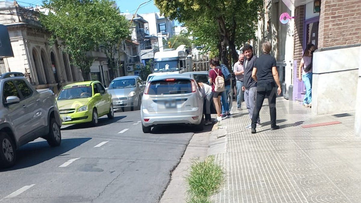 La mujer dio a luz en calle Rivadavia