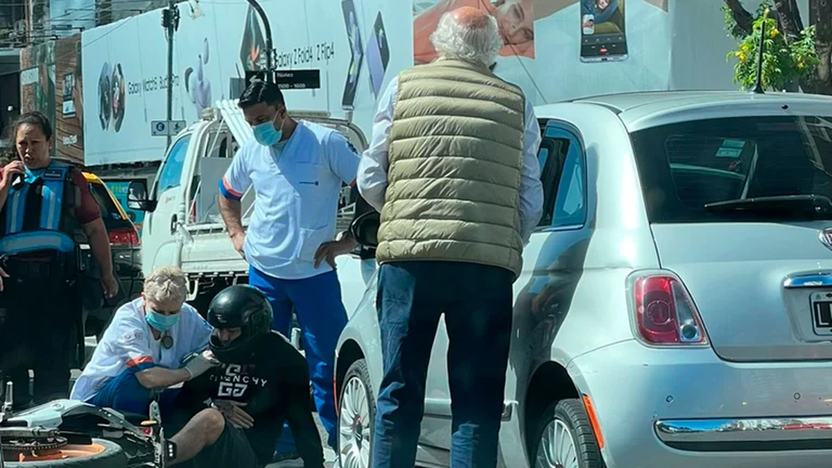 Carlos Bianchi protagonizó un choque leve en la mañana del lunes.
