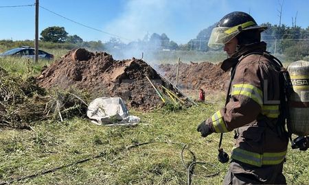 Personal de Bomberos estuvo en el predio ubicado en la ruta 1. Personal de Bomberos estuvo en el predio ubicado en la ruta 1.
