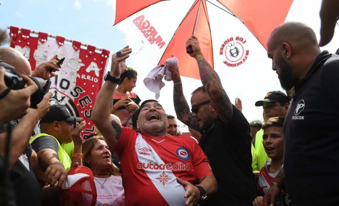 El show de Maradona en el homenaje a Sergio Gendler