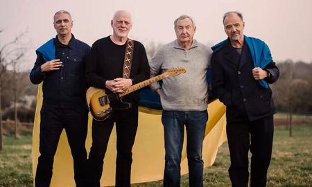 La legendaria banda de rock Pink Floyd lanzó este viernes Hey Hey Rise Up, una nueva canción en apoyo al pueblo de Ucrania. La legendaria banda de rock Pink Floyd lanzó este viernes Hey Hey Rise Up, una nueva canción en apoyo al pueblo de Ucrania.