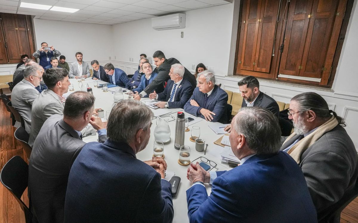 El frente oficialista de Unidos para Cambiar Santa Fe presidirá seis de las ocho comisiones, mientras que Más para Santa Fe y La Libertad Avanza encabezarán una cada uno.