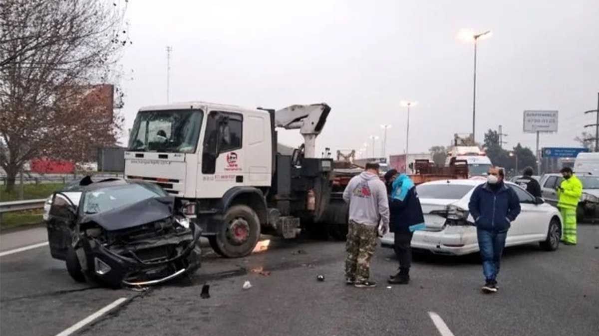 Siete autos y un camión protagonizaron esta mañana un accidente en la panamericana mano a la Ciudad de Buenos Aires