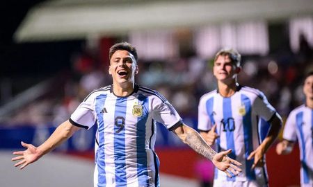 Agustín Giay, Ignacio Maestro Puch, Brian Aguirre y Lautaro Ovando marcaron los goles en el Estadio Municipal Els Arcs, mientras que el arquero Federico Gómes Gerth le atajó un penal al delantero Andrés Ferrari. Agustín Giay, Ignacio Maestro Puch, Brian Aguirre y Lautaro Ovando marcaron los goles en el Estadio Municipal Els Arcs, mientras que el arquero Federico Gómes Gerth le atajó un penal al delantero Andrés Ferrari.