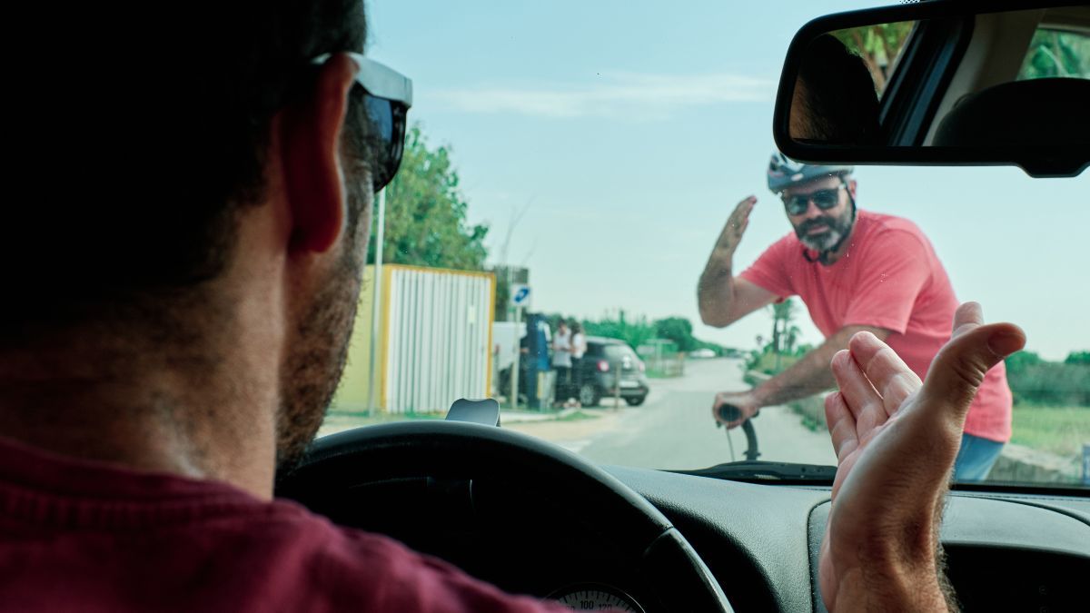 La agresividad al volante es una conducta social que afecta la convivencia y seguridad en las calles.