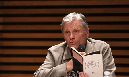 Viggo Mortensen defendió el mate de los insultos de una periodista española Viggo Mortensen defendió el mate de los insultos de una periodista española