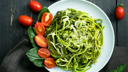 Fideos de calabacín y crema de palta: la receta 