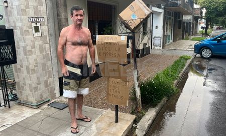 Ricardo reclama que desde hace un mes no tiene agua en su domicilio Ricardo reclama que desde hace un mes no tiene agua en su domicilio
