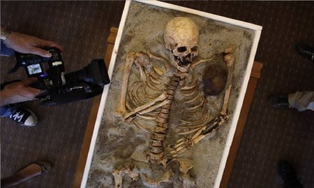 Hallan la tumba de un supuesto vampiro en Bulgaria Hallan la tumba de un supuesto vampiro en Bulgaria