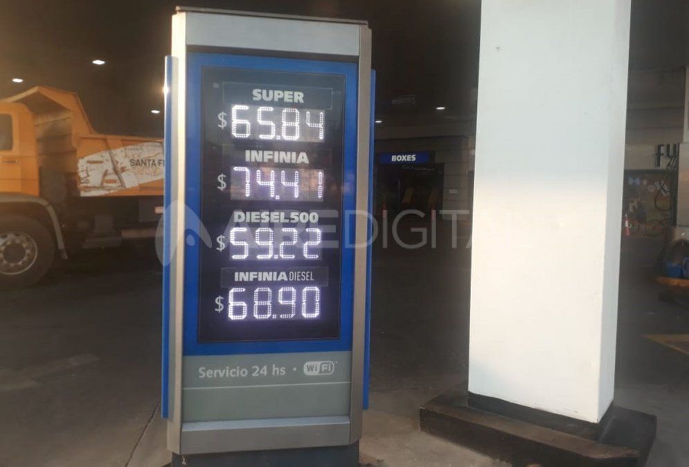 El aumento de la nafta de YPF se vio reflejado en los surtidores de Santa Fe a primera hora.&nbsp;