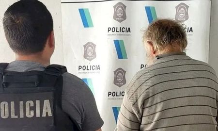 Le disparó cinco veces a su vecino, le perforó el riñón y lo dejó en estado delicado, tras una discusión en La Plata. Le disparó cinco veces a su vecino, le perforó el riñón y lo dejó en estado delicado, tras una discusión en La Plata.
