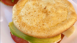 altText(Pan de huevo: la receta viral proteica y sin harina que se prepara en solo 15 minutos)}