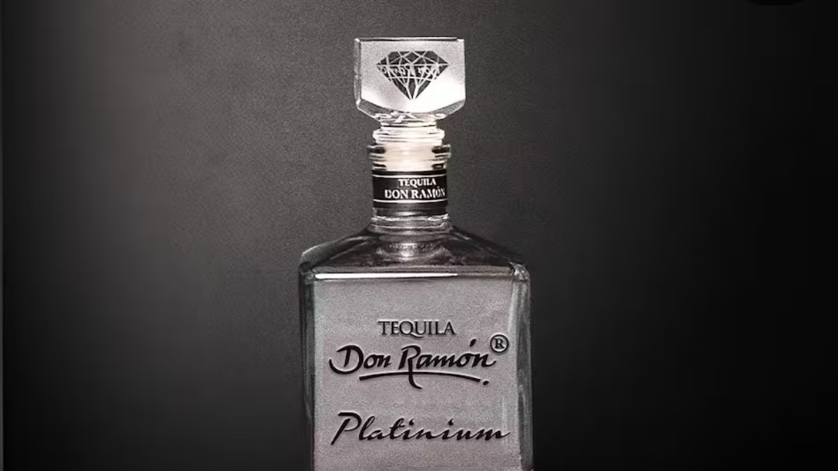 Reconocido en competencias internacionales, el “Don Ramón Tequila” se posiciona entre las bebidas más sofisticadas del mercado. Reconocido en competencias internacionales, el “Don Ramón Tequila” se posiciona entre las bebidas más sofisticadas del mercado.
