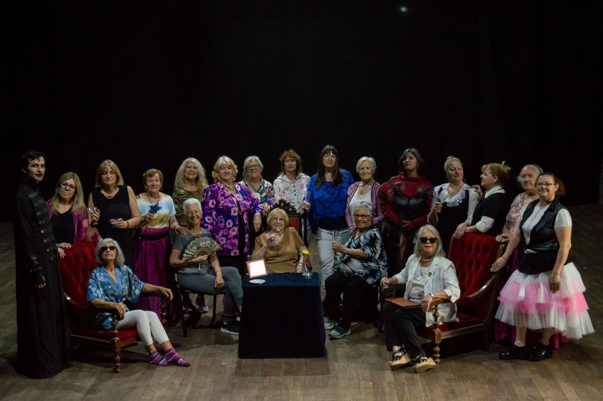 Taller de teatro para adultos. Taller de teatro para adultos.