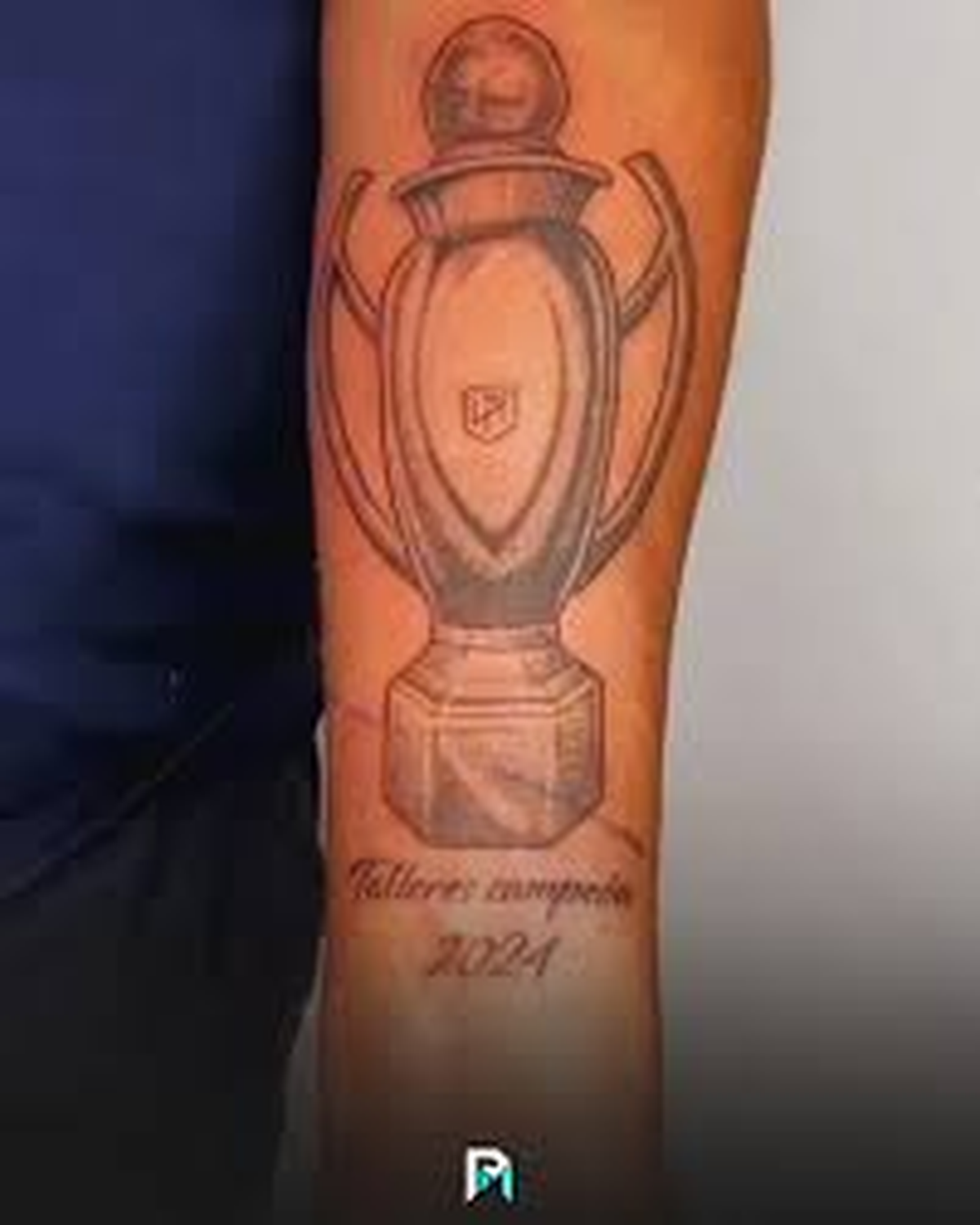 Se hizo el tatuaje de campeón antes de la definición del torneo. Se hizo el tatuaje de campeón antes de la definición del torneo.