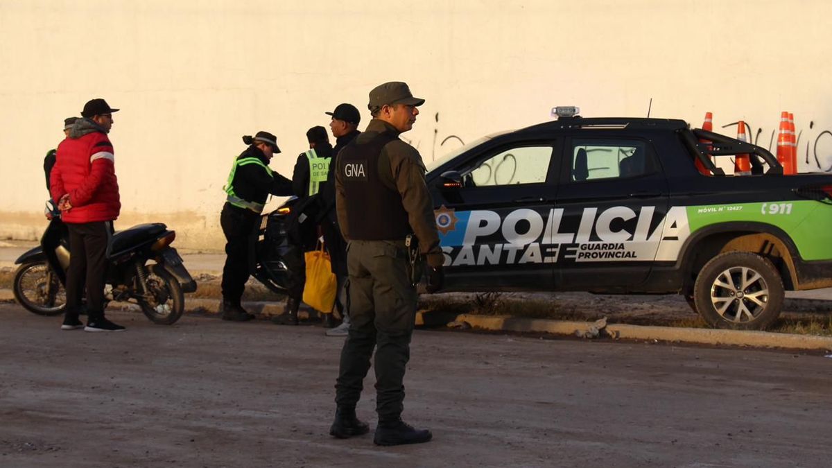 El acuerdo prevé la creación de un Comando Operativo Conjunto y operativos interprovinciales para reforzar la seguridad en zonas críticas. El acuerdo prevé la creación de un Comando Operativo Conjunto y operativos interprovinciales para reforzar la seguridad en zonas críticas.