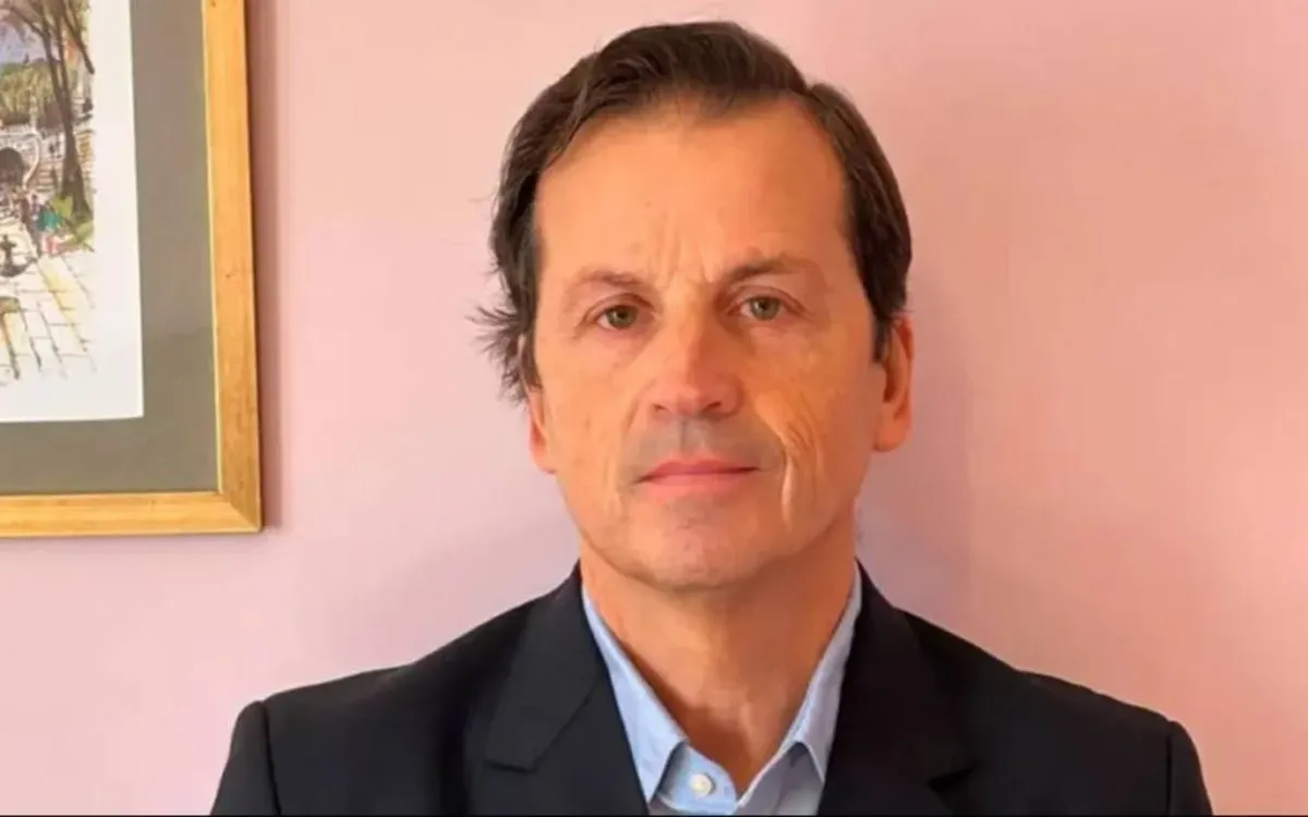 Los motivos de la decisión habrían estado ligados a la fuerte interna que existe en el organismo. Su vicepresidente, Vicente Serra, quedó a cargo del ENRGE. Los motivos de la decisión habrían estado ligados a la fuerte interna que existe en el organismo. Su vicepresidente, Vicente Serra, quedó a cargo del ENRGE.