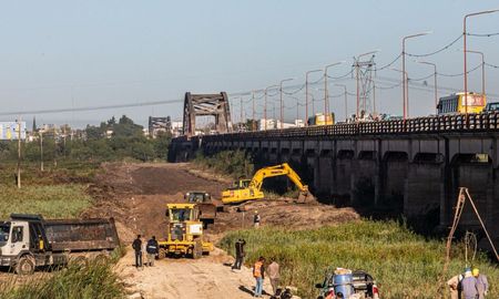 Si el Estado no se hace cargo de las obras, las tomamos nosotros, sostuvo el gobernador Pullaro respecto a las obras del nuevo puente. Si el Estado no se hace cargo de las obras, las tomamos nosotros, sostuvo el gobernador Pullaro respecto a las obras del nuevo puente.