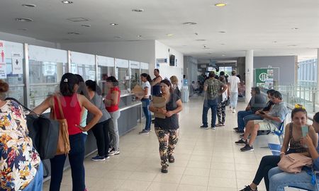 El segundo piso del Cemafe está sin aire acondicionado desde hace dos meses. El segundo piso del Cemafe está sin aire acondicionado desde hace dos meses.