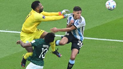 Mundial de Qatar 2022: la salud de Yasser Al Shahrani tras el tremendo rodillazo en el partido contra la Argentina