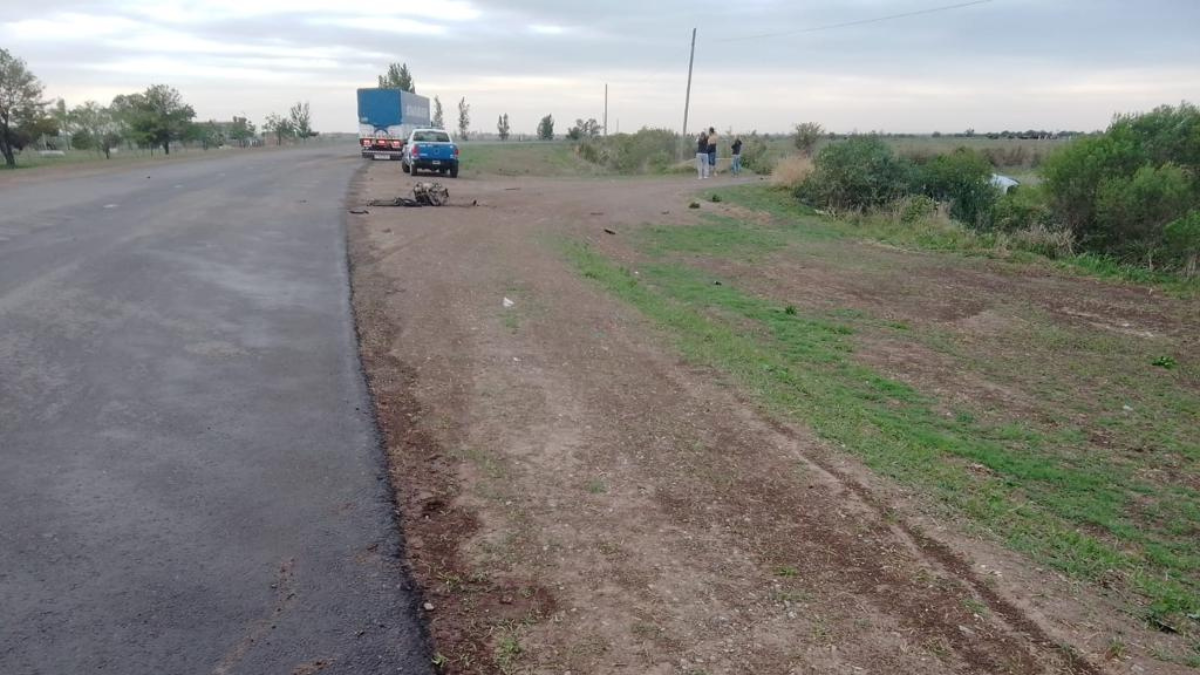 El hombre que conducía el automóvi falleció en el acto.