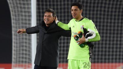 Copa Libertadores. Extraordinario: sin cambios y con Enzo Pérez de arquero, River le ganó a Independiente Santa Fe