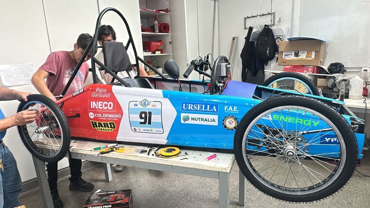 El auto eléctrico en el que competirán los alumnos del colegio Cecilia Grierson. El auto eléctrico en el que competirán los alumnos del colegio Cecilia Grierson.