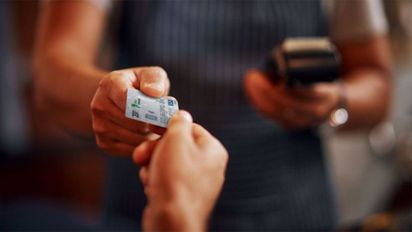 En un año aumentó 55% real la deuda con tarjetas de crédito en la Argentina: el ranking de morosidad por provincias