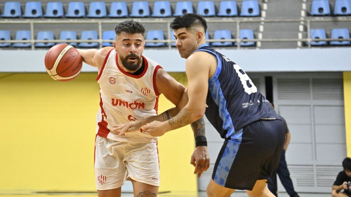 Unión perdió ante La Unión en Formosa este sábado en su debut en la Liga Nacional de Básquetbol 2025/26. Imagen: Prensa Unión.