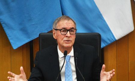 Juan Schiaretti encabezará la lista de candidatos a diputados nacionales por Córdoba. Juan Schiaretti encabezará la lista de candidatos a diputados nacionales por Córdoba.