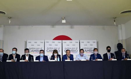 Desde la dirigencia de Juntos por el Cambio aclararon que una postergación de las Paso se podría evaluar pero advirtieron que bajo ningún punto de vista aceptarán eliminarlas. Desde la dirigencia de Juntos por el Cambio aclararon que una postergación de las Paso se podría evaluar pero advirtieron que bajo ningún punto de vista aceptarán eliminarlas.