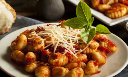 Ñoquis con salsa boloñesa en Filo Ristorante: el lugar ideal para el 29 de mayo. Ñoquis con salsa boloñesa en Filo Ristorante: el lugar ideal para el 29 de mayo.