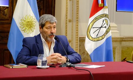 El secretario de Industria, Claudio Mossuz, dijo que el proyecto de ley de biocombustibles “es nefasto” para Santa Fe y que está basado en una cuenta de almacenero”. El secretario de Industria, Claudio Mossuz, dijo que el proyecto de ley de biocombustibles “es nefasto” para Santa Fe y que está basado en una cuenta de almacenero”.