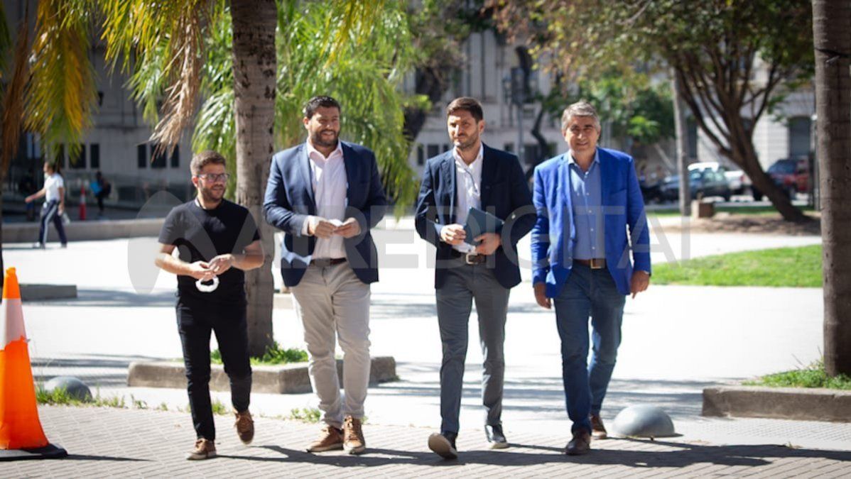 Dirigentes del radicalismo se mostraron conformes con la convocatoria del gobierno.