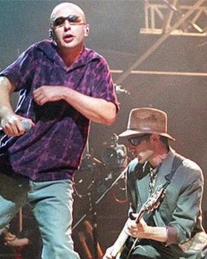 El Indio Solari y Skay Beilinson supieron ser la dupla creativa más influyente del rock argentino. El recelo por la custodia de los archivos históricos del grupo terminó quebrando una amistad de décadas y disolviendo a la banda en 2001 El Indio Solari y Skay Beilinson supieron ser la dupla creativa más influyente del rock argentino. El recelo por la custodia de los archivos históricos del grupo terminó quebrando una amistad de décadas y disolviendo a la banda en 2001
